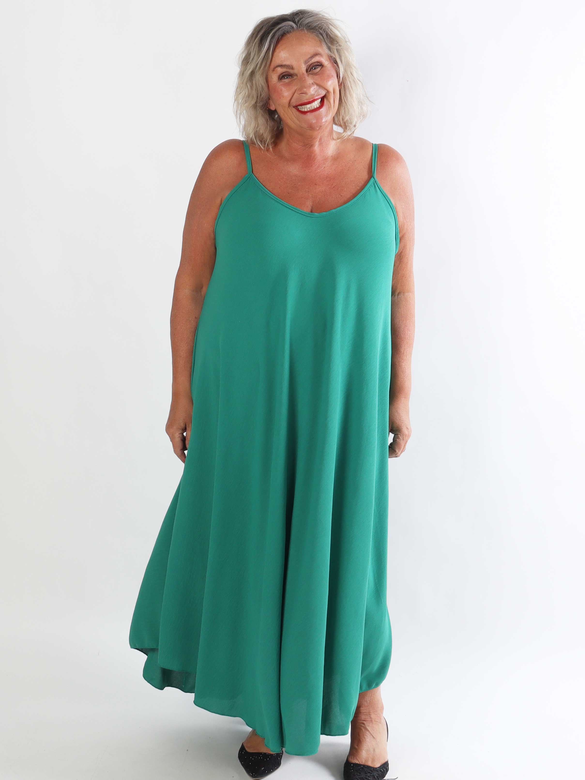 Marceline Long - Lang plus size stropkjole i viskose med A-facon